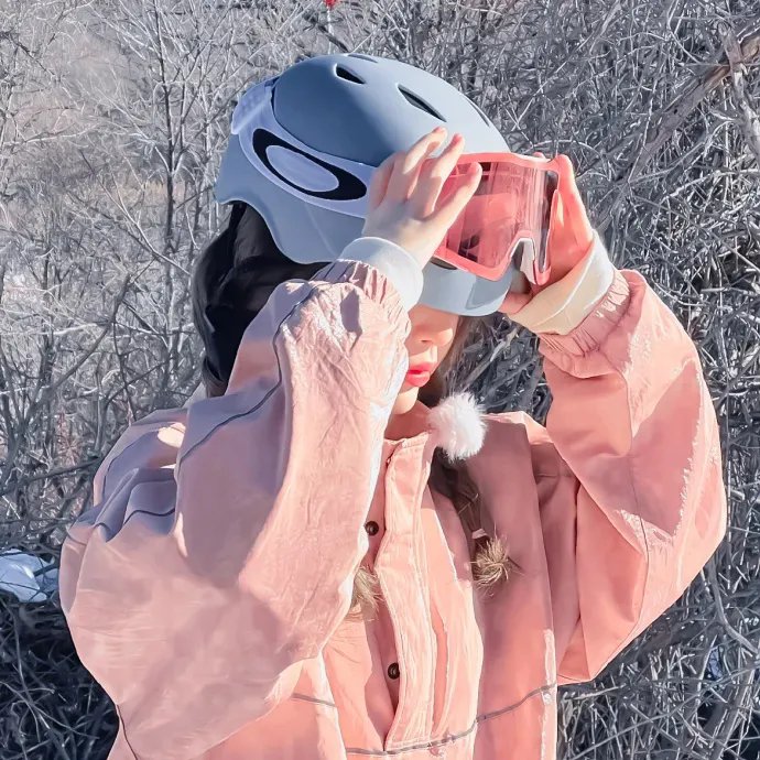 云雾笼罩的山峰